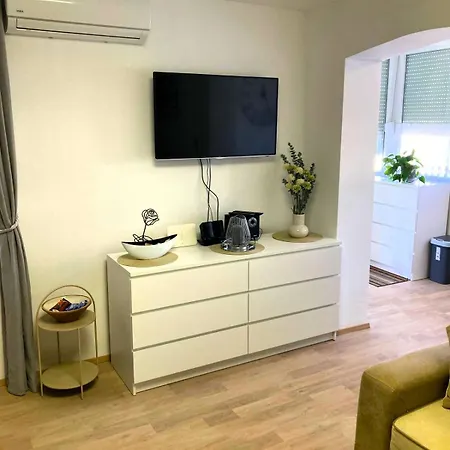 Kazun Apartment *